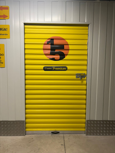 EasyBox Trasteros Benalmádena - Gamonal. Alquiler de trasteros en Benalmádena y Arroyo de la Miel